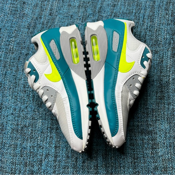 Nike Air Max 90 Sneakers in White Spruce Grey Fog Hot Lime - Picture 6 of 9